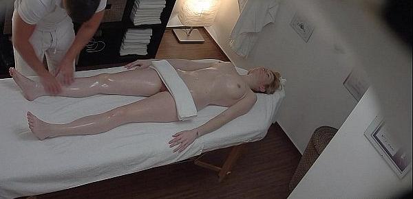  Beautiful Young Girl Spreding her Lengs on Massage Table